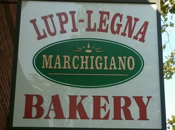 Assorted pastries and cannoli